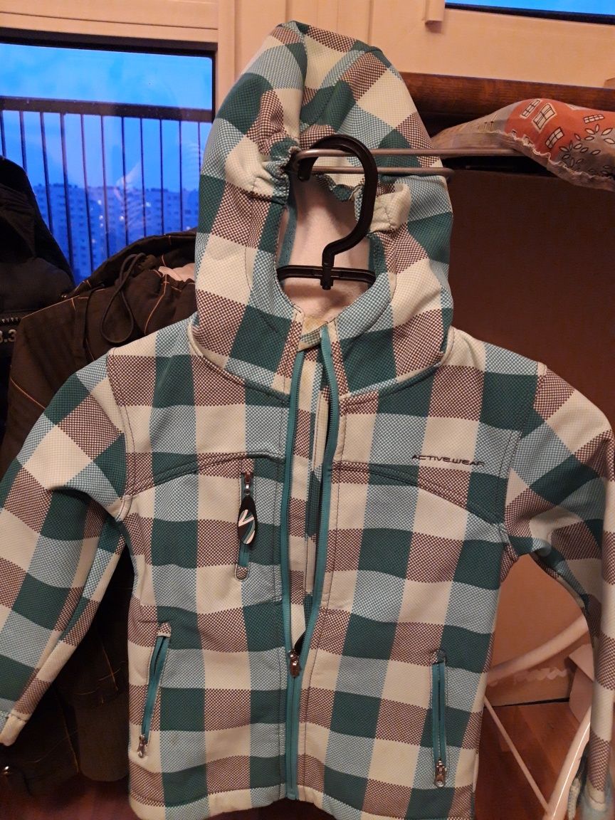 Kurtki typu softshell dziecięce rozm. 104, 146, 134