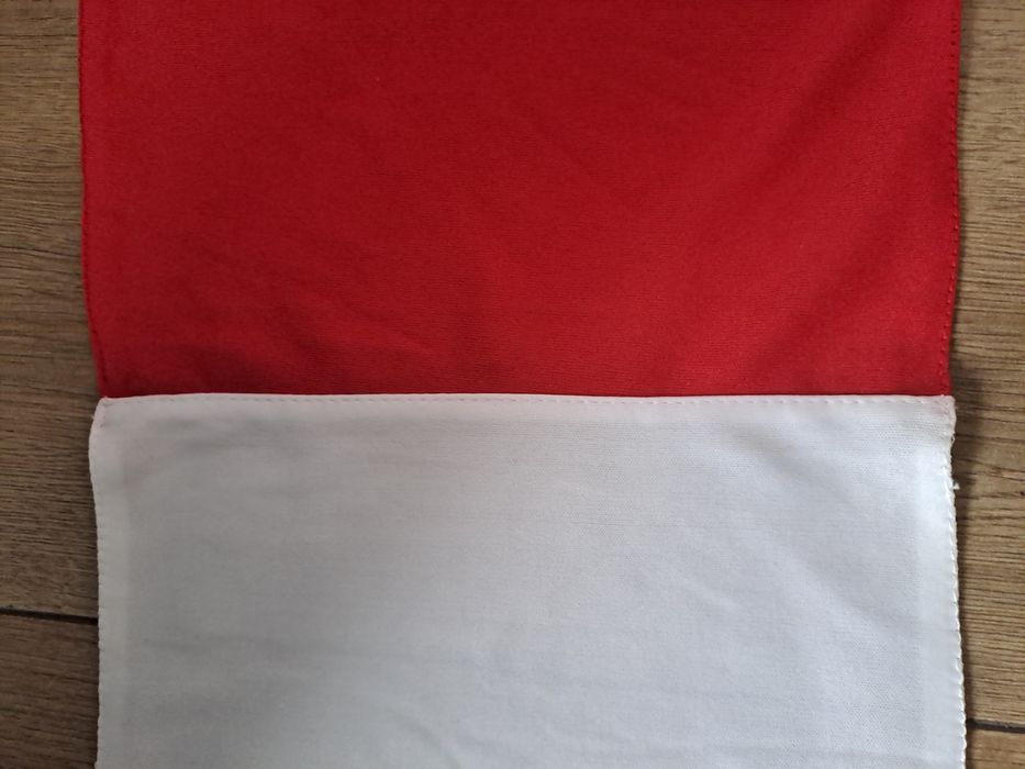 Szalik bialo czerwony z napisem Solidarność