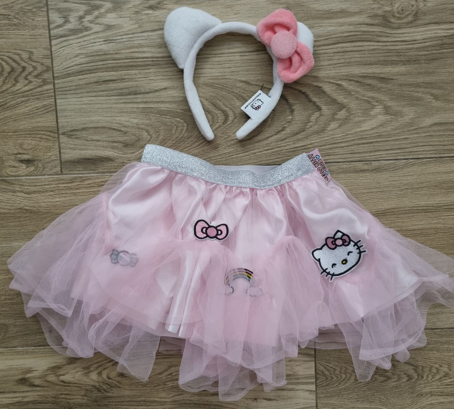 2 x Spódniczka tiul i opaska Hello Kitty / Sinsay / Bliźniaczki
- Płyn