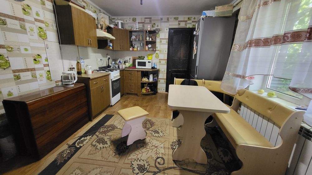 Продаю будинок в Миколаївському районі.