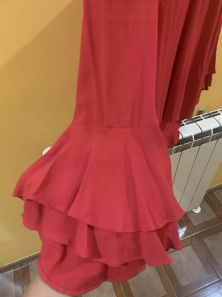 Blusa vermelho-cereja tamanho XL Zara com decote em V