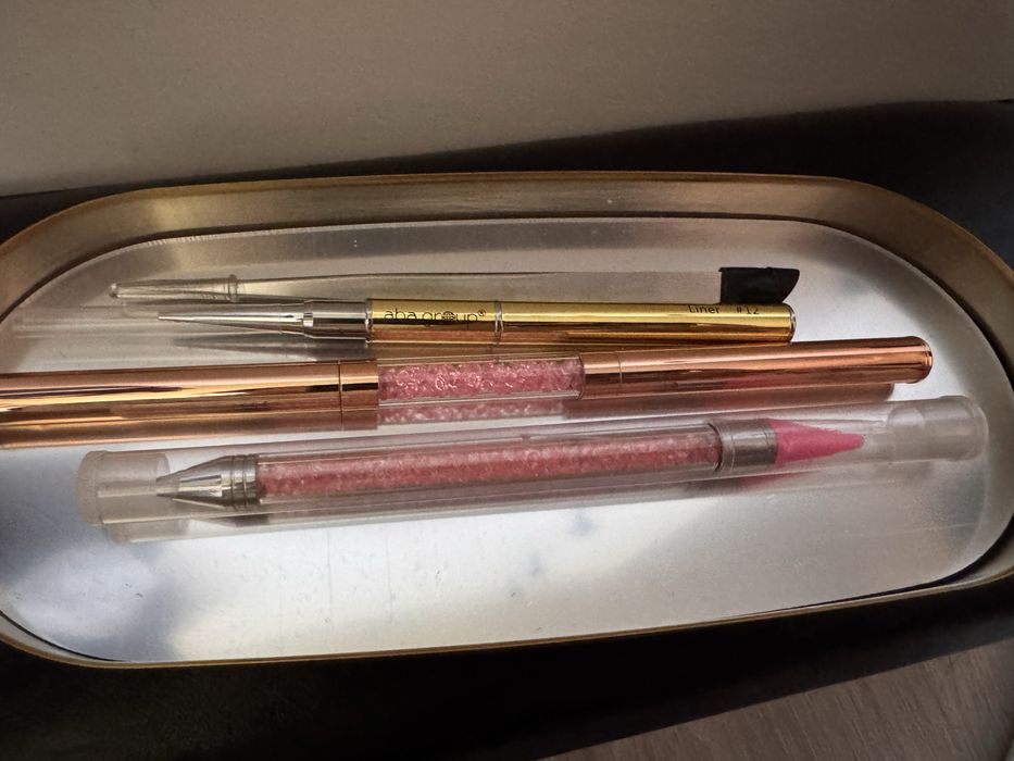 Spory zestaw do robienia paznokci