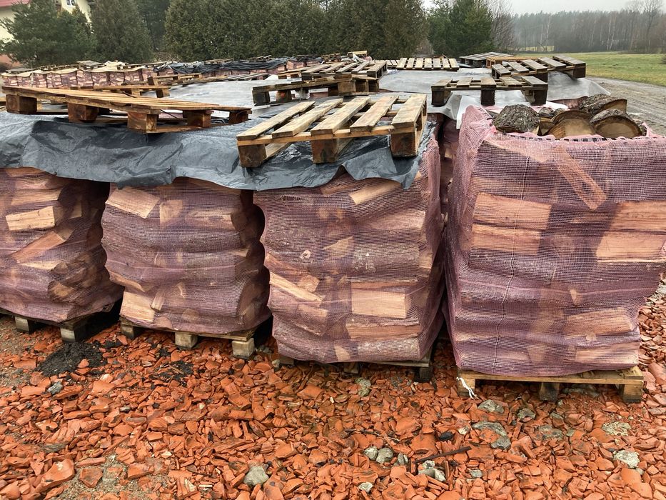 Drewno opałowe i kominkowe: sosna, brzoza, buk, dąb.