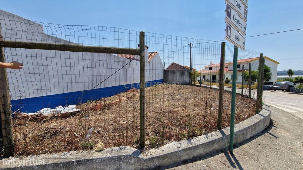 Armazém em lote de 195m2 - São Bartolomeu dos Galegos - Lourinhã