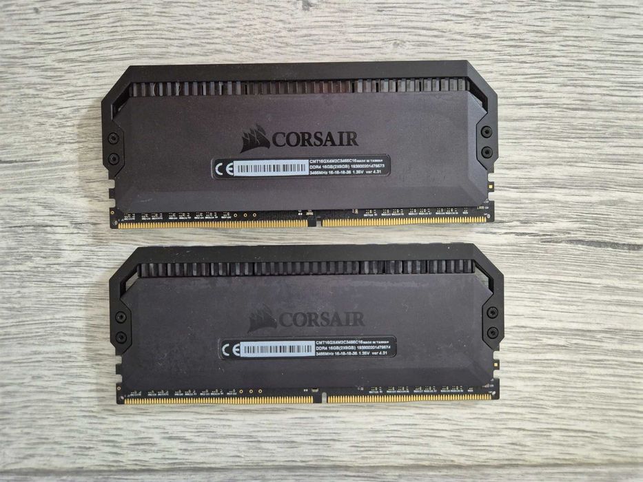 пам'ять DDR4 16GB Kit 2x8) 3466MHz CL16 Corsair DOMINATOR PLATINUM RGB