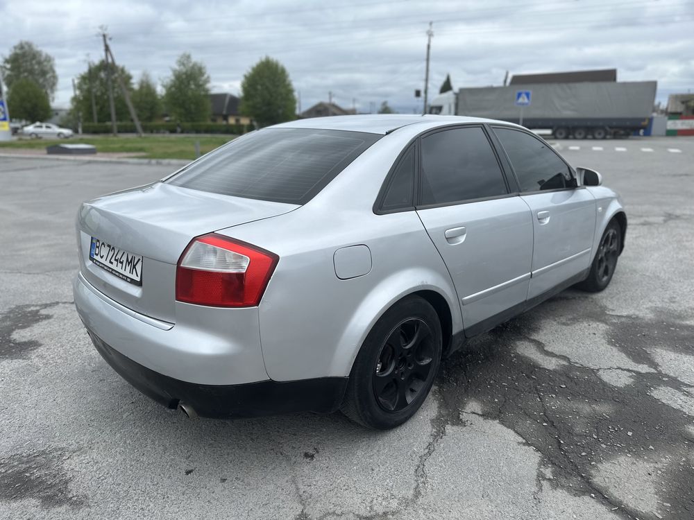 Авто audi a4 2002 1.8 газ бензин