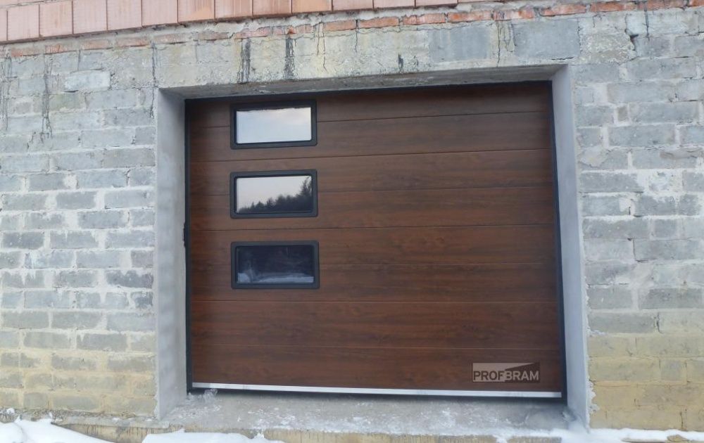 Brama garażowa Wiśniowski 250x210 z napędem