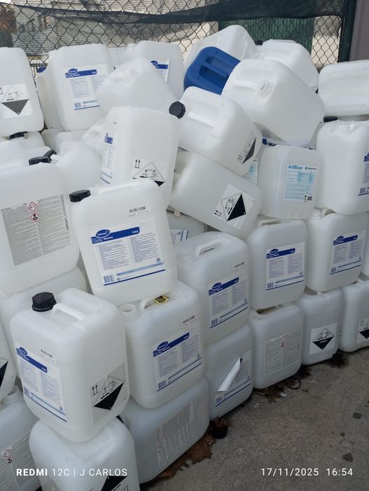 Bidões de plástico de 20 litros