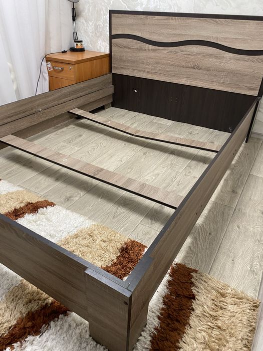 Ліжко 200х140 в доброму стані.