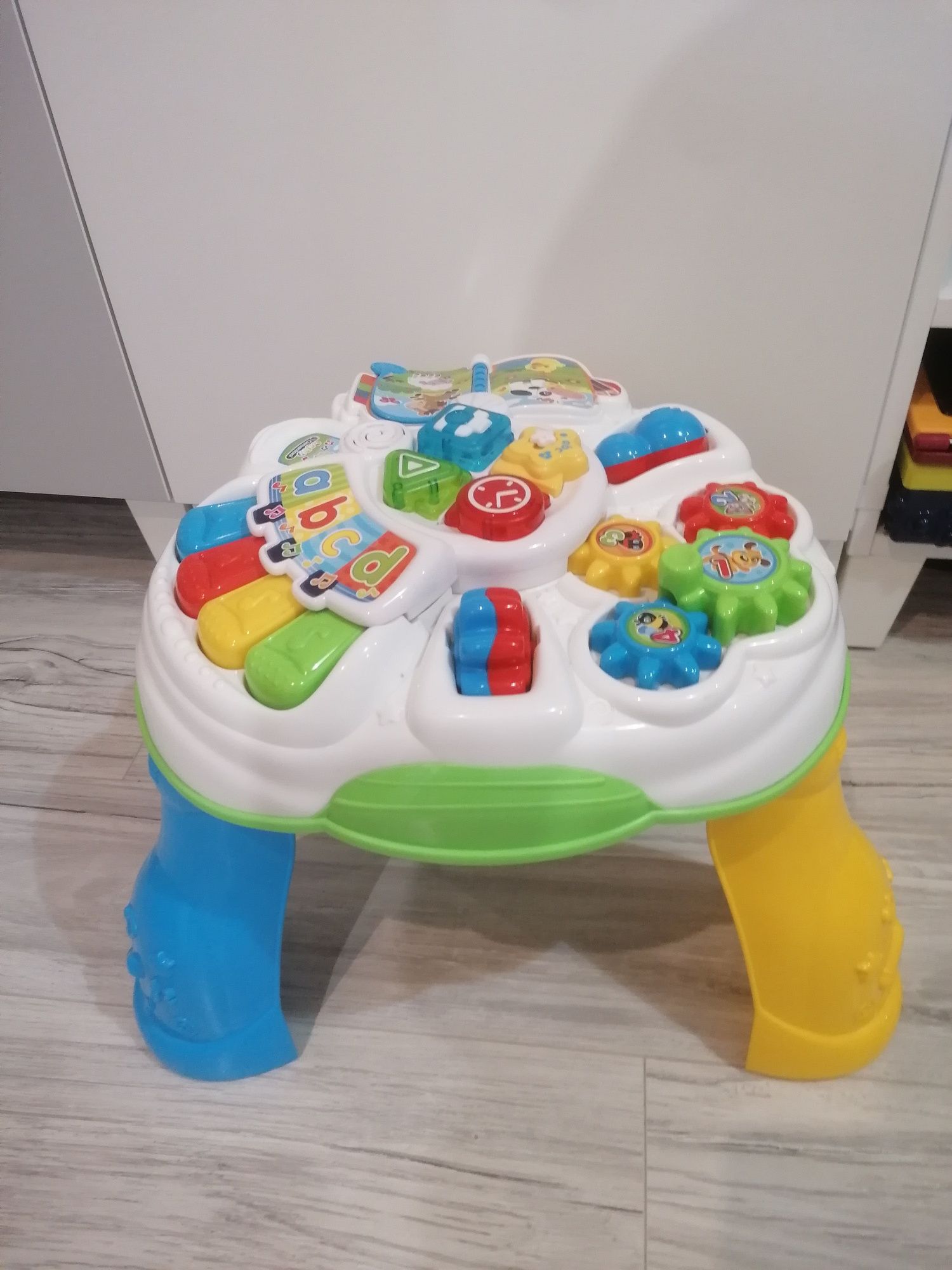 CLEMENTONI BABY Interaktywny edukacyjny stolik