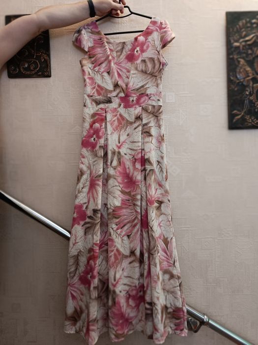 Нова жіноча сукня