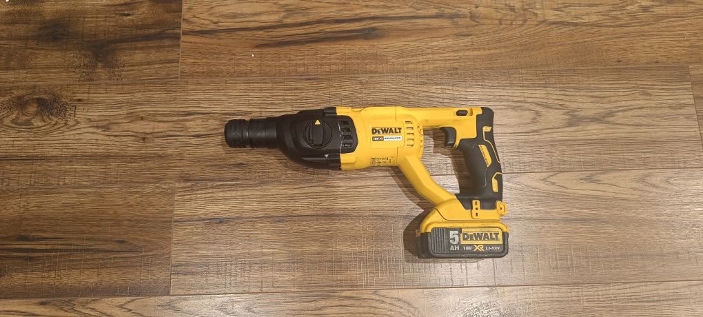 Młotowiertarka DeWalt dch 133 5ah 2.6 j