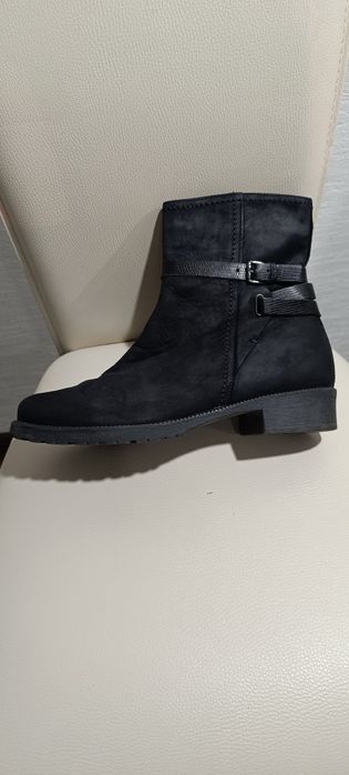 Продам жіночі осінні черевики.  Взуття бренду 15th Avenue