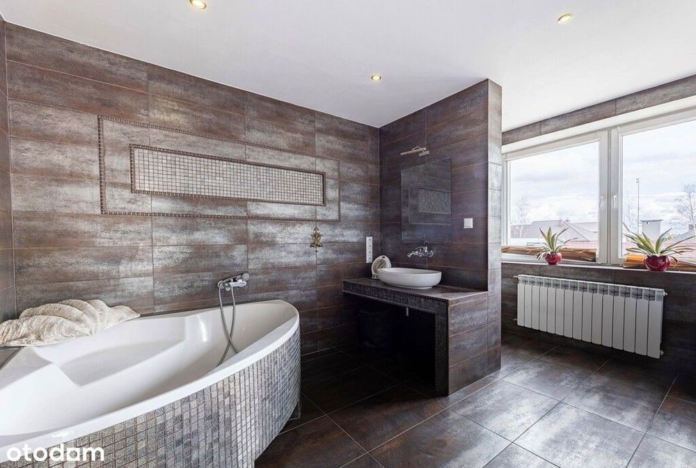 Dom Dwa Garaże Dobudówka Duża Działka Bez Prowizji