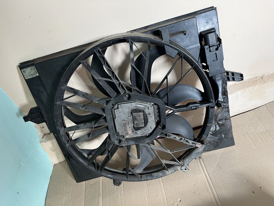 1137328118 вентилятор радіатора Bmw E60 бмв е60 e90 e53
