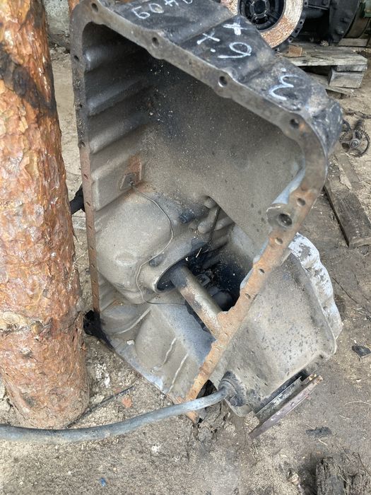 Мерседес W124 поддон масляний 4 MATIC 4X4 1243350406