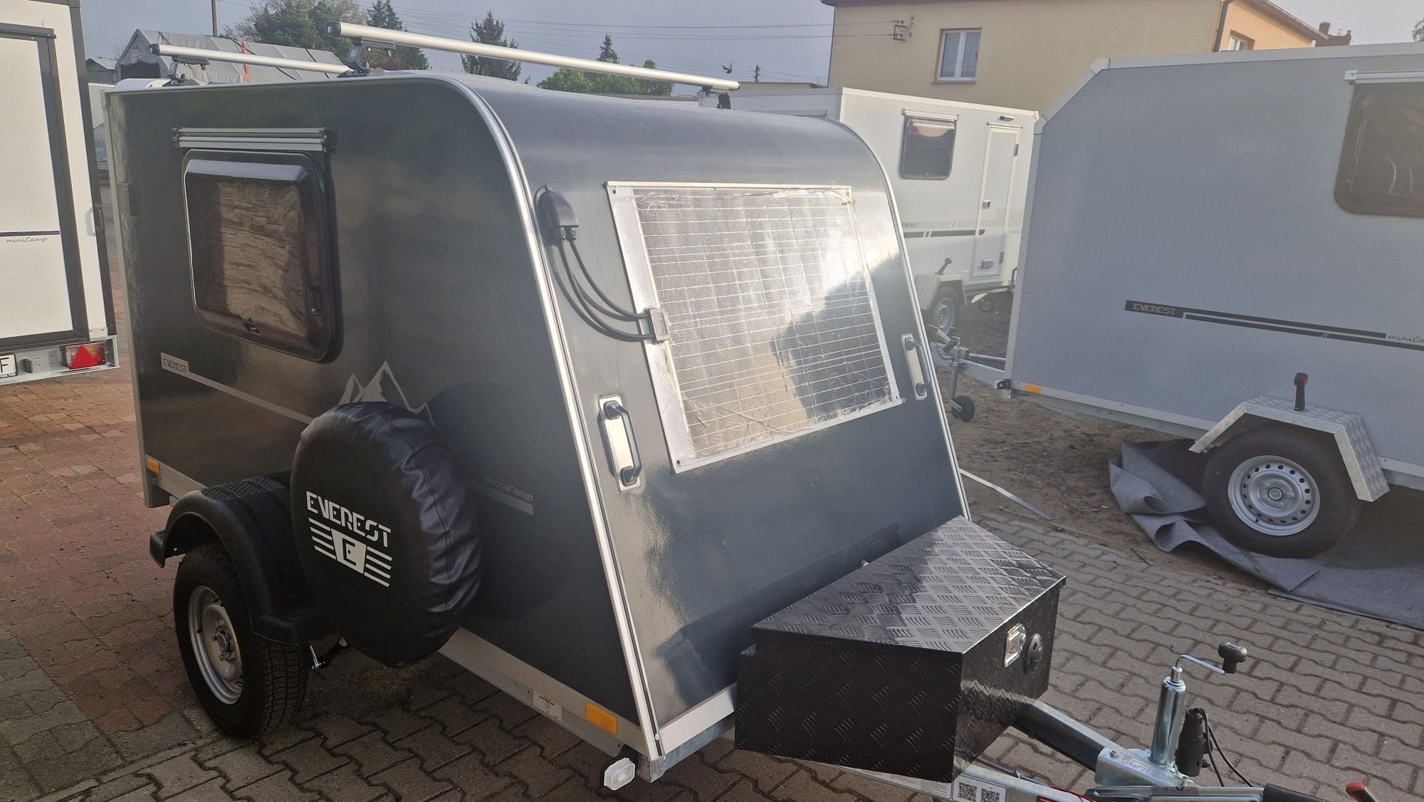 Minikemping Microcamp teardrop mała przyczepa wyprawowa