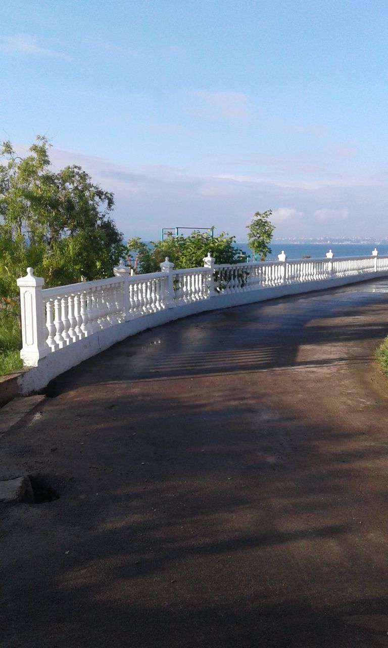 Сдам  в Крыжановке - посуточно жилье у моря в 10 мин.ходьбы.