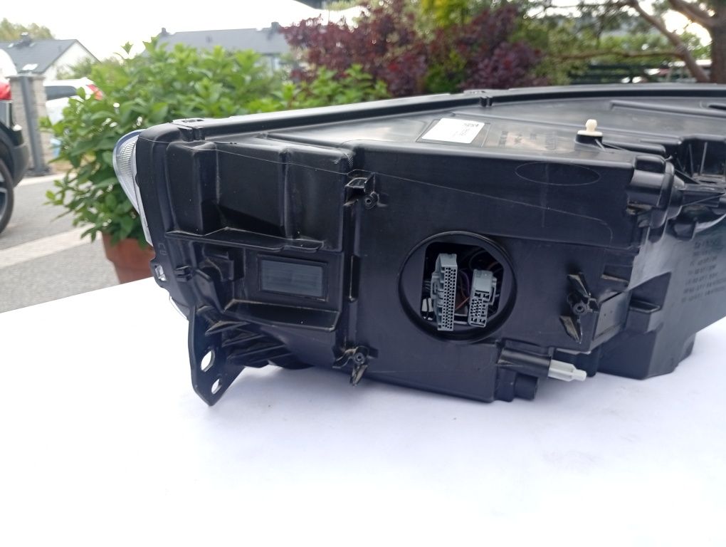 Volvo xc40 reflektor lampa prawy przód full led USA