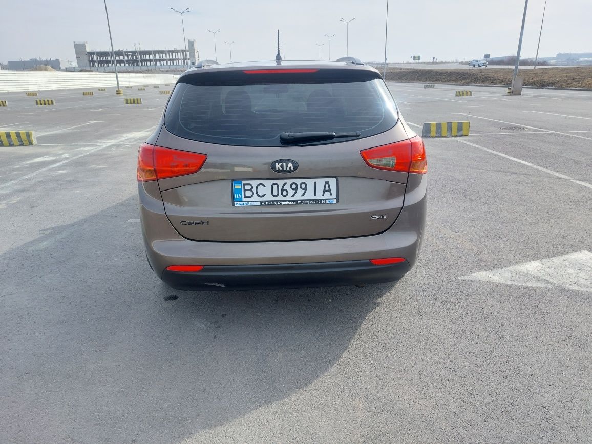 Kia ceed 2013 1.6d.