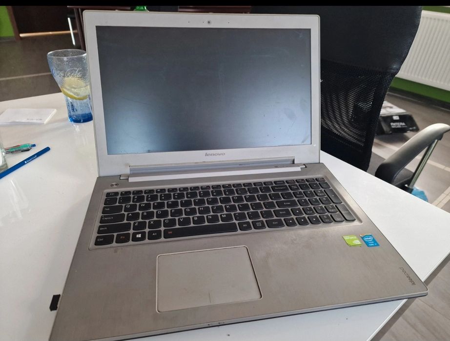 Do sprzedania uszkodzony laptop Lenovo Ideapad Z510