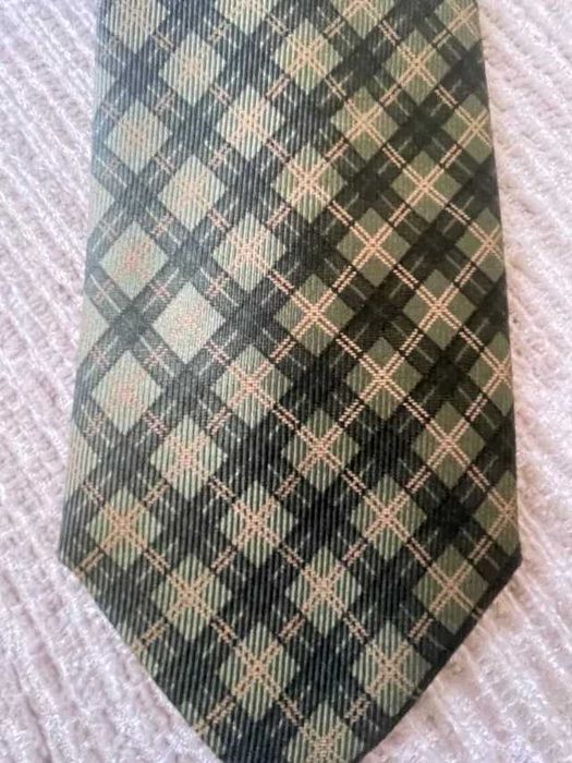 Gravata Beretta nova