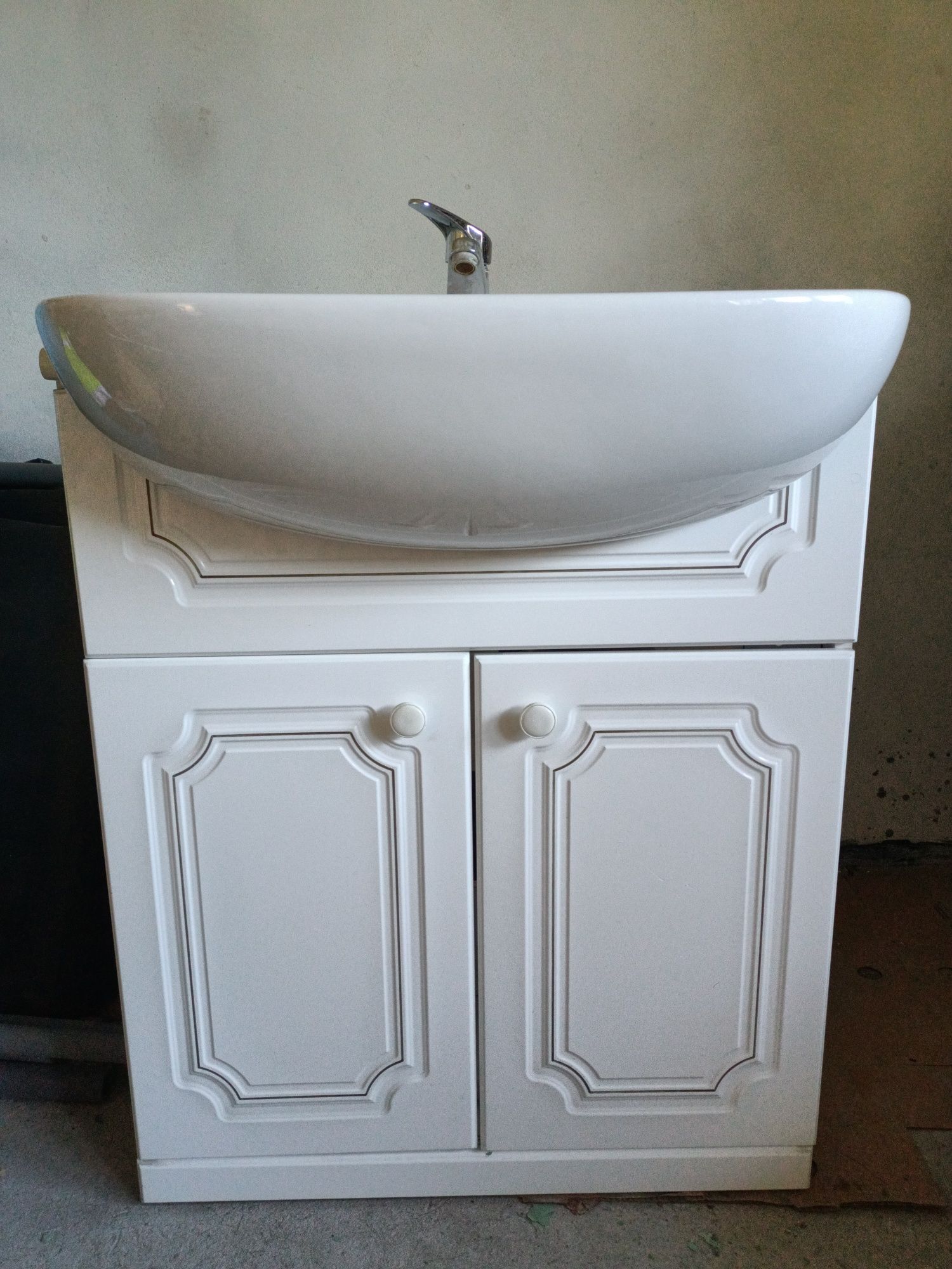 Szafka łazienkowa  wraz z umywalką 70cm