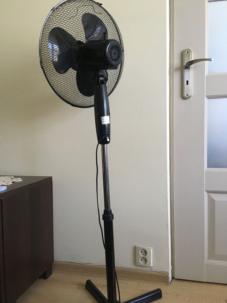 Wysoki wentylator podłogowy
