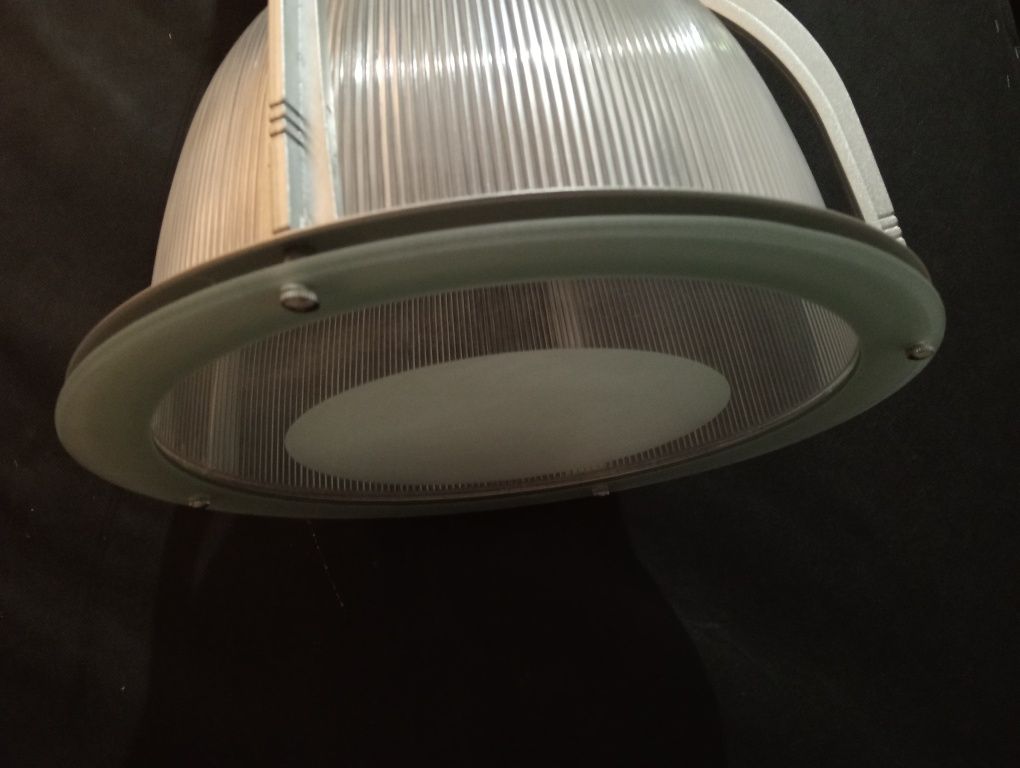 Lampa Lamp&Licht do wysokich pomieszczeń