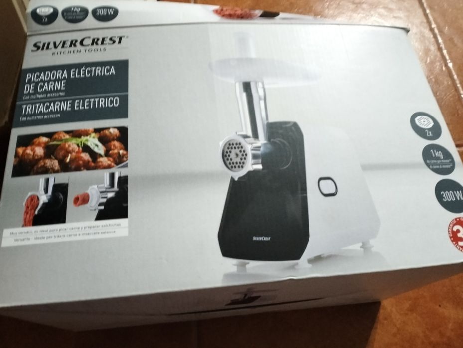 Picadora elétrica de carne usada uma vez