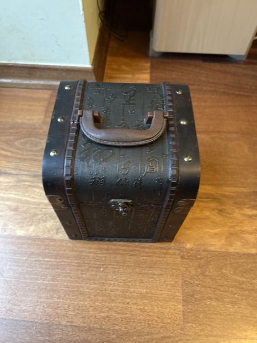 Kuferek, pojemnik, pudełko na płyty CD