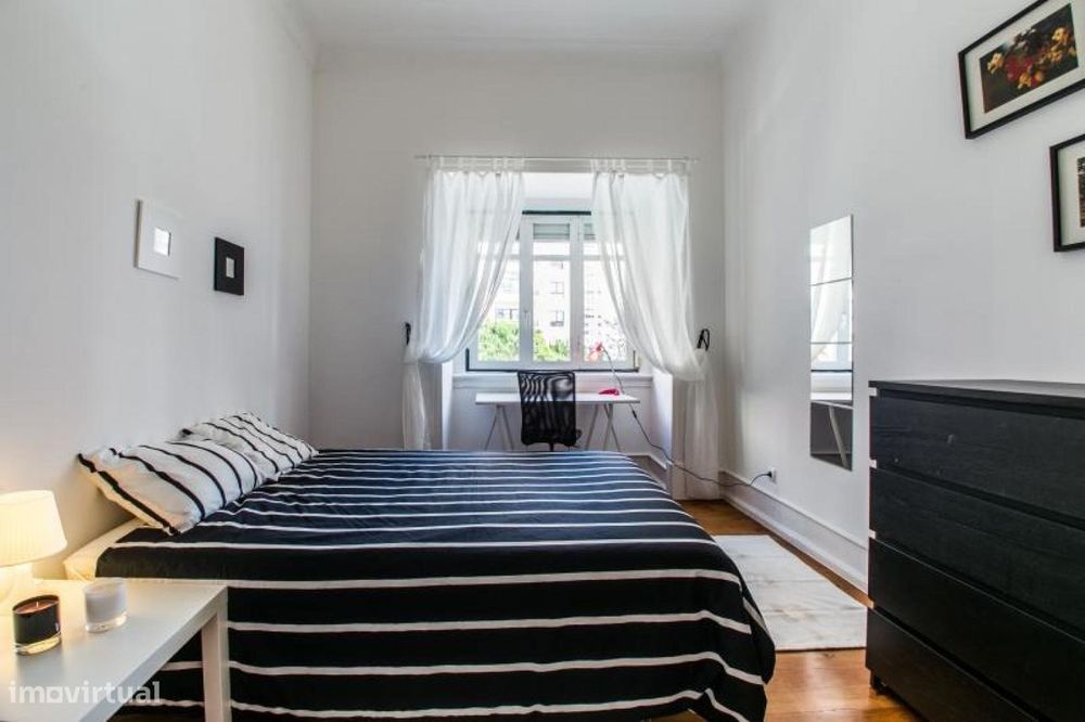 668933 - Quarto com cama de casal em...
