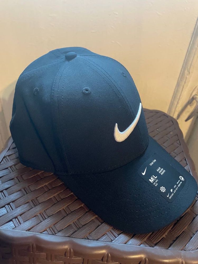 Кепка Nike Dri-Fit Club Cap Unstructured Featherlight black/white