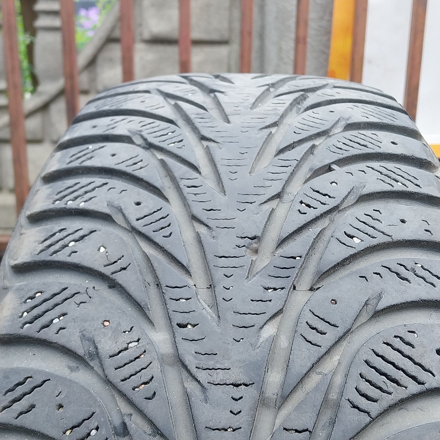 Opony Yokohama Iceguard Stud 235/65R17 108T