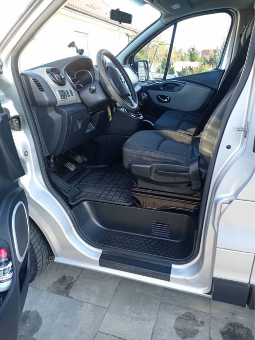 Рено трафік оригінальний пасажирський бус