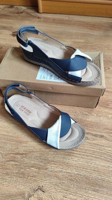 Letnie buty na koturnie
