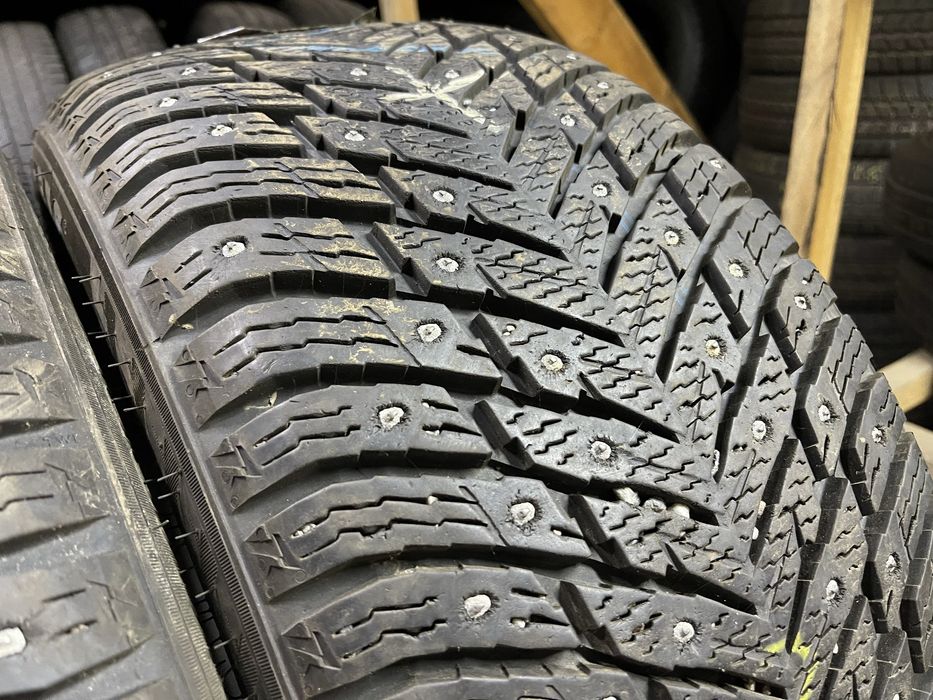 Шини зимові 245/45R17 NOKIAN Hakkapeliitta 10 2шт 8мм 23рік