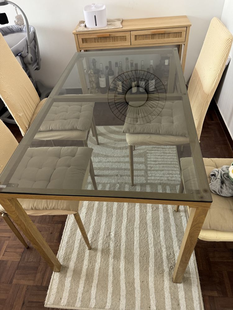 Mesa com tampo de vidro temperado 120x70cm