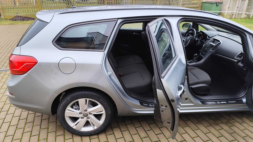 Opel Astra j Lift 1.7 CDTi 120KM 2013r 193tys km