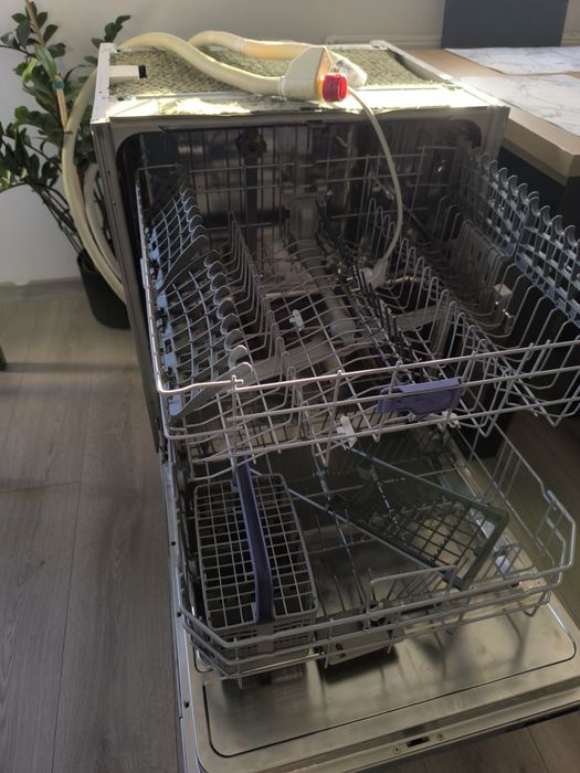 Zmywarka Beko 60 do zabudowy. Uszkodzona