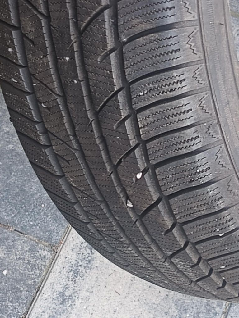 Zimowe x2szt 16" 215/60