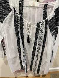 Túnica/blusa de algodão branca bordada a preto