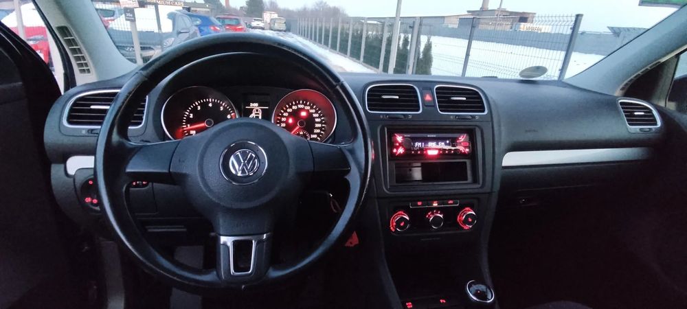 Volkswagen Golf 1.6 mpi ,bezwypadek ,tylko 104 tys km potwierdzone