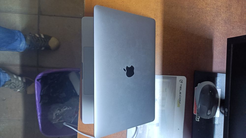 MacBook Pro A1989 i5 8gb 256gb zasilacz
