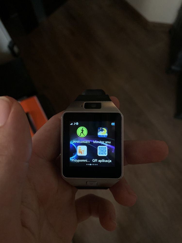 Smartwatch kamera, krokomierz, facebook, whats up itd