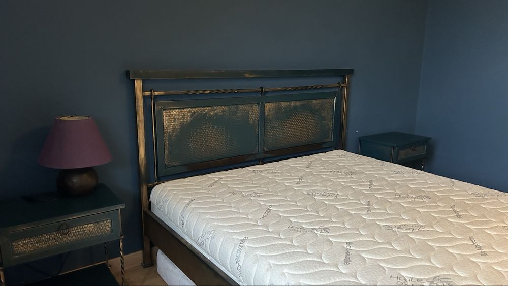 Sypialnia drewno metal