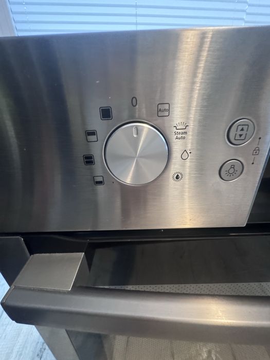 Piekarnik parowy Samsung BQ1VD6T131