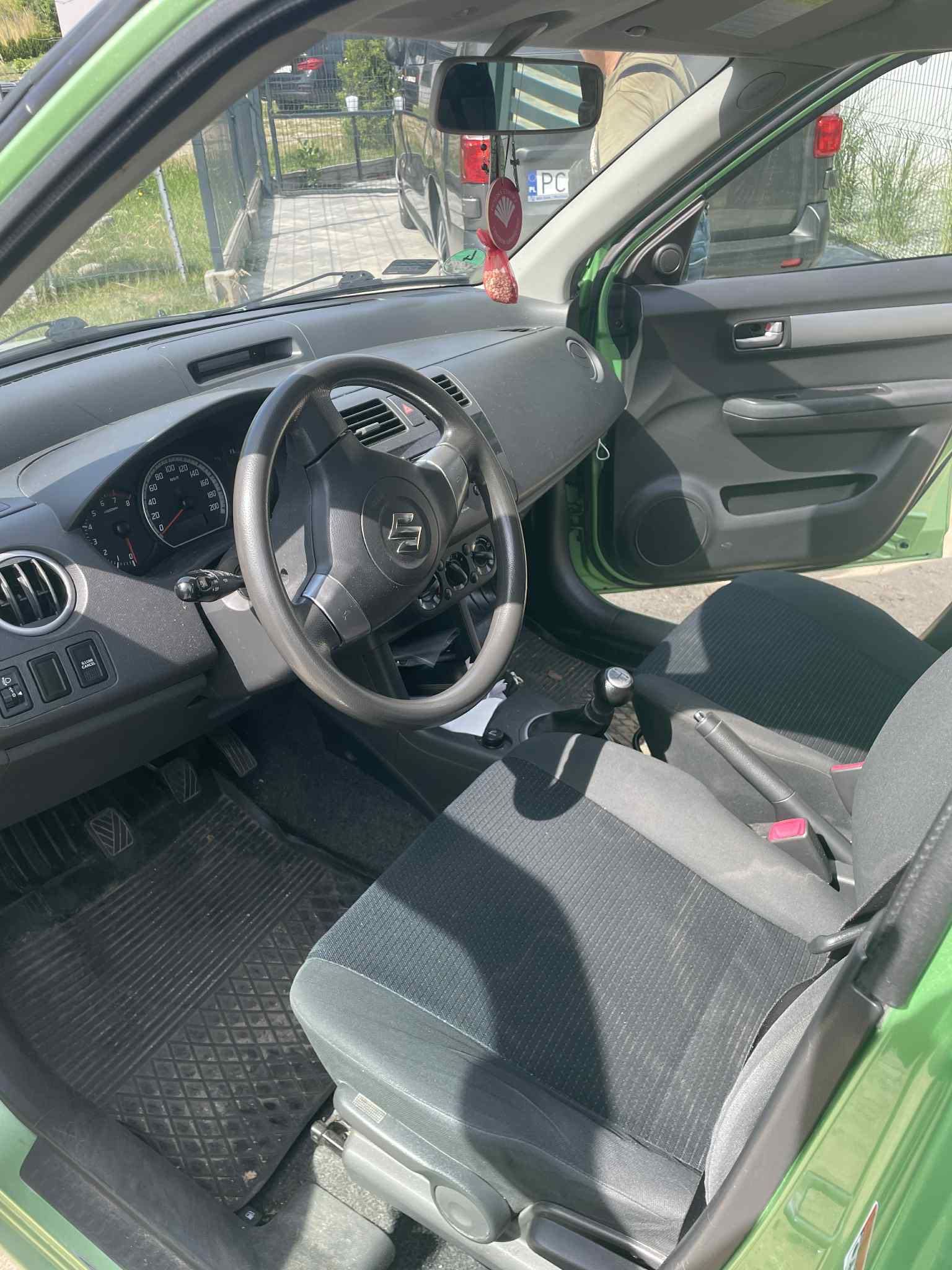 Suzuki swift sprzedam samochód