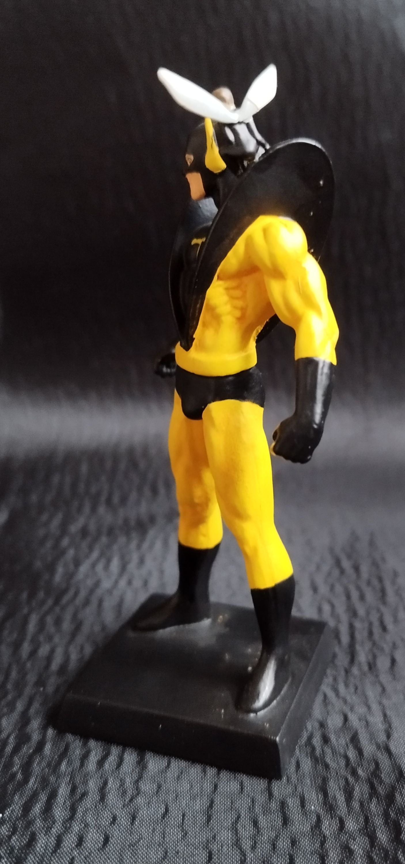 Figurka Marvel Klasyczna Ołowiana Yellow Jacet ok 8 cm