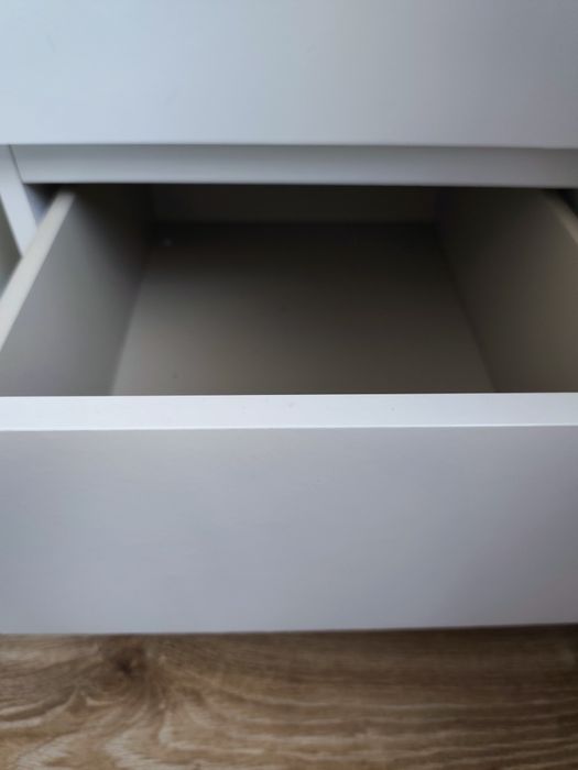 Rama łóżka MALM Ikea z szufladami i szafkami nocnymi